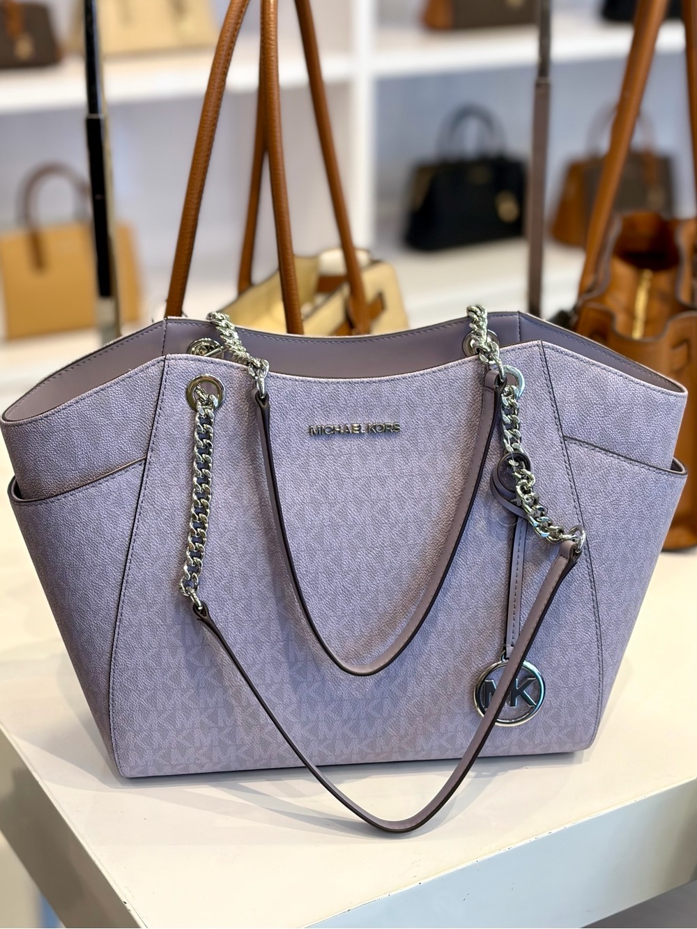 Michael Kors Jet Set Travel LG
Chain Shoulder Tote Bag MK
Lilac - Picture 7 of 11